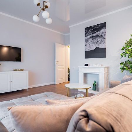 Golden Mirage Sunset Apartment Mamaia Bagian luar foto