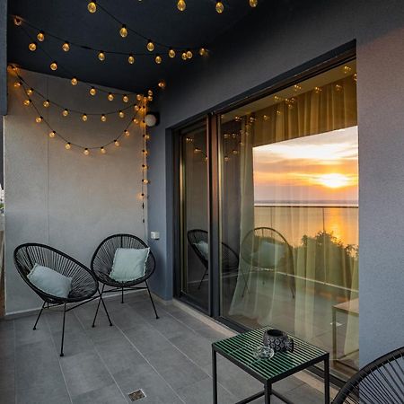 Golden Mirage Sunset Apartment Mamaia Bagian luar foto