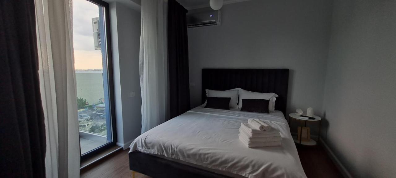 Golden Mirage Sunset Apartment Mamaia Bagian luar foto