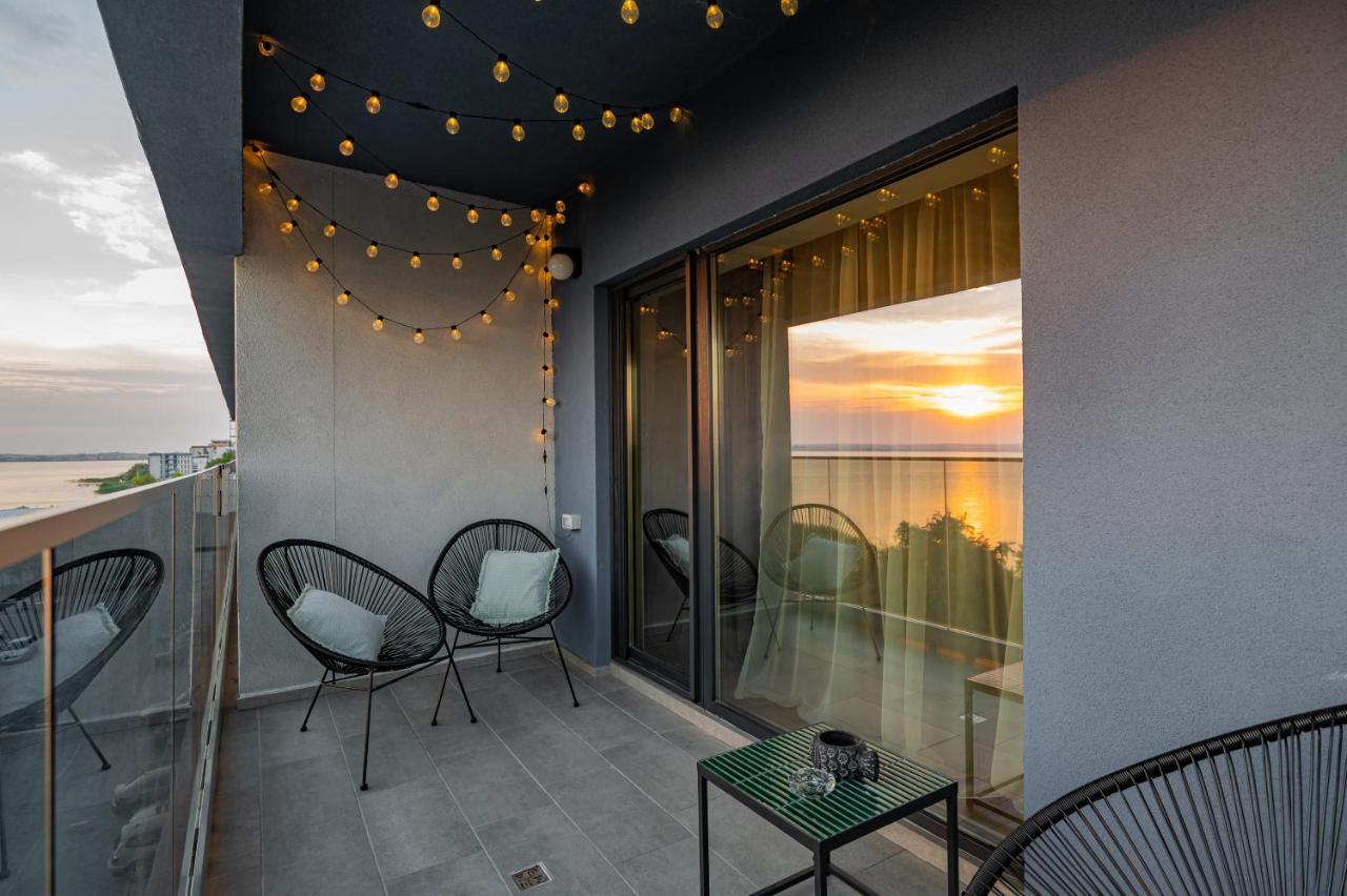 Golden Mirage Sunset Apartment Mamaia Bagian luar foto