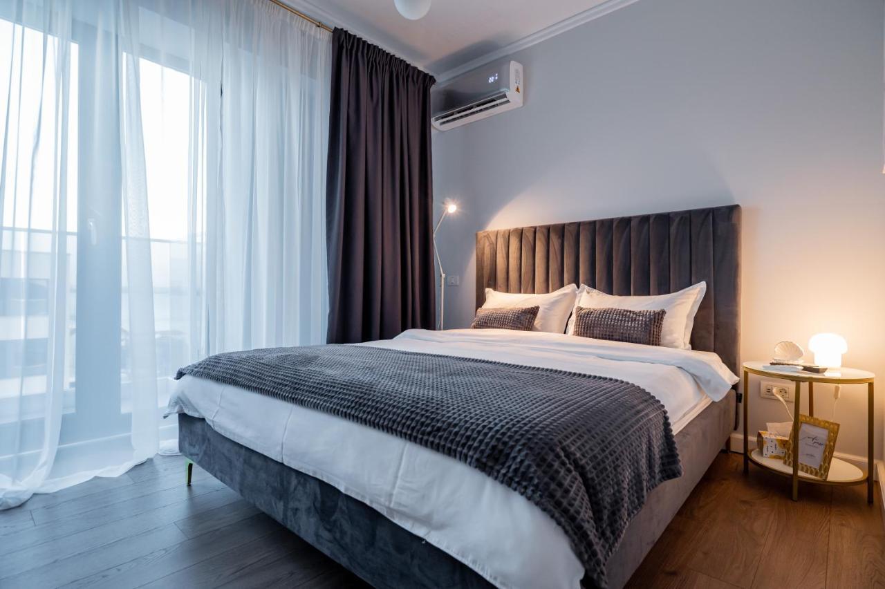 Golden Mirage Sunset Apartment Mamaia Bagian luar foto