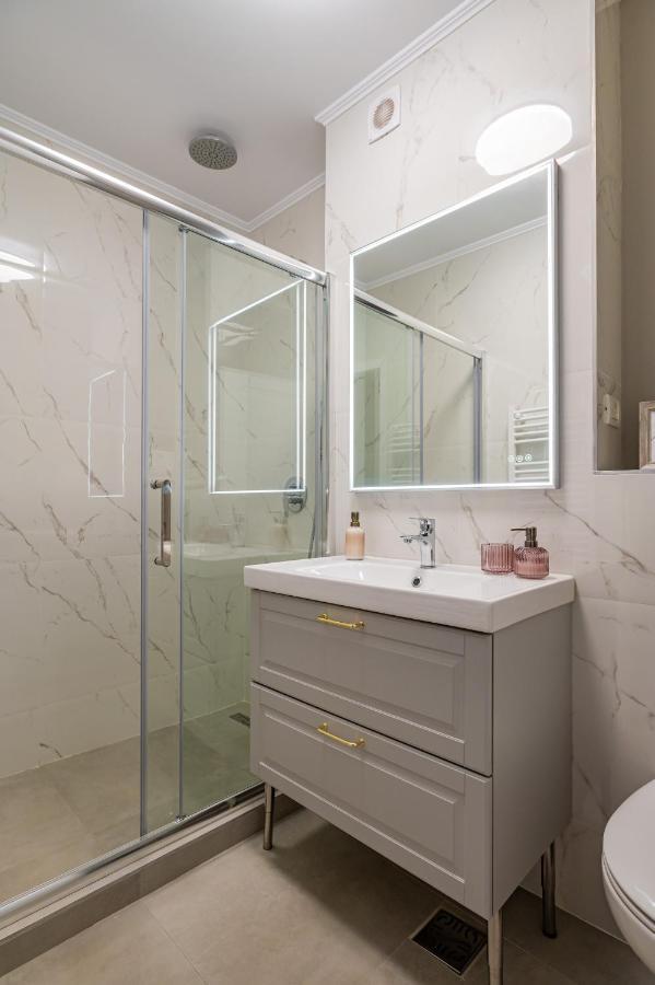 Golden Mirage Sunset Apartment Mamaia Bagian luar foto